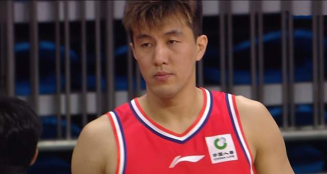 乐鱼登录入口-郭艾伦伤退，山东男篮爆冷不敌广州，克里斯22+16 被徐昕连续大帽